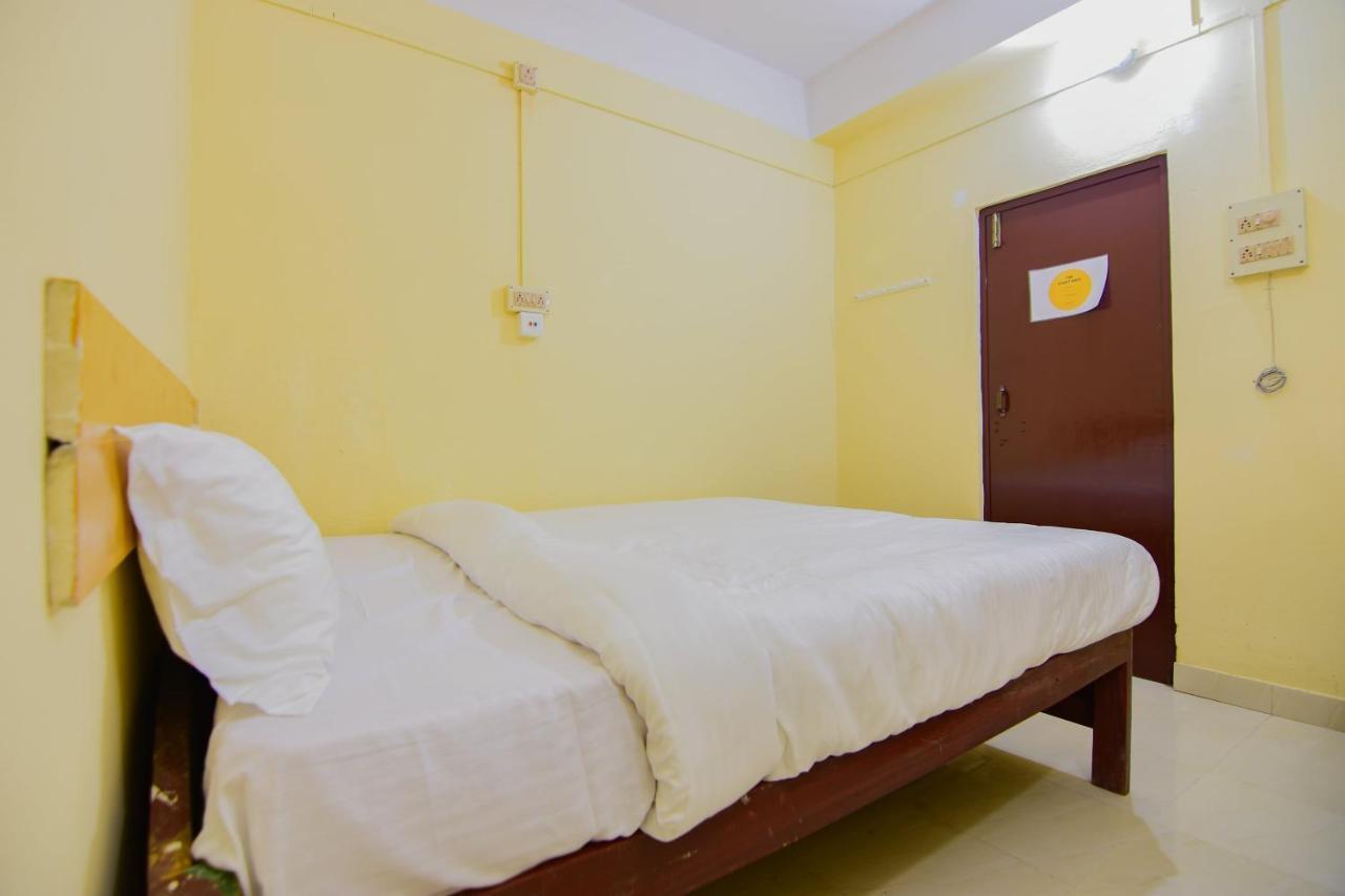Spot On 30735 Dreamland Guest House Dispur Eksteriør billede