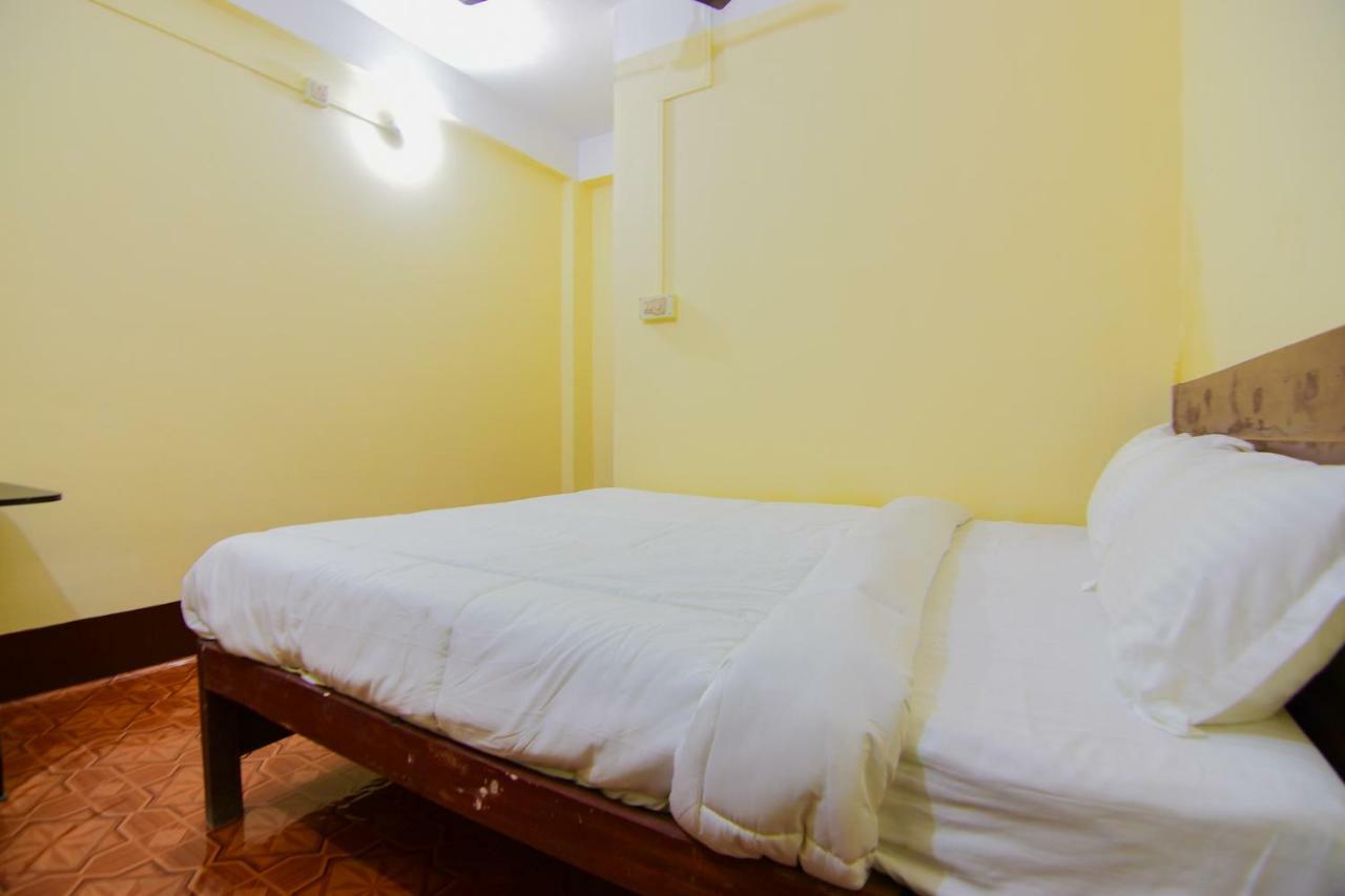 Spot On 30735 Dreamland Guest House Dispur Eksteriør billede
